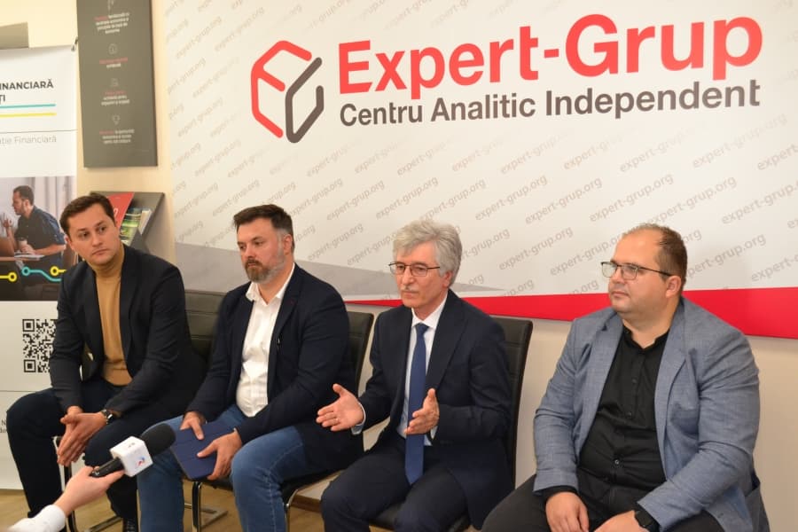 Savings and investment opportunities on Moldova’s financial market discussed with media representatives