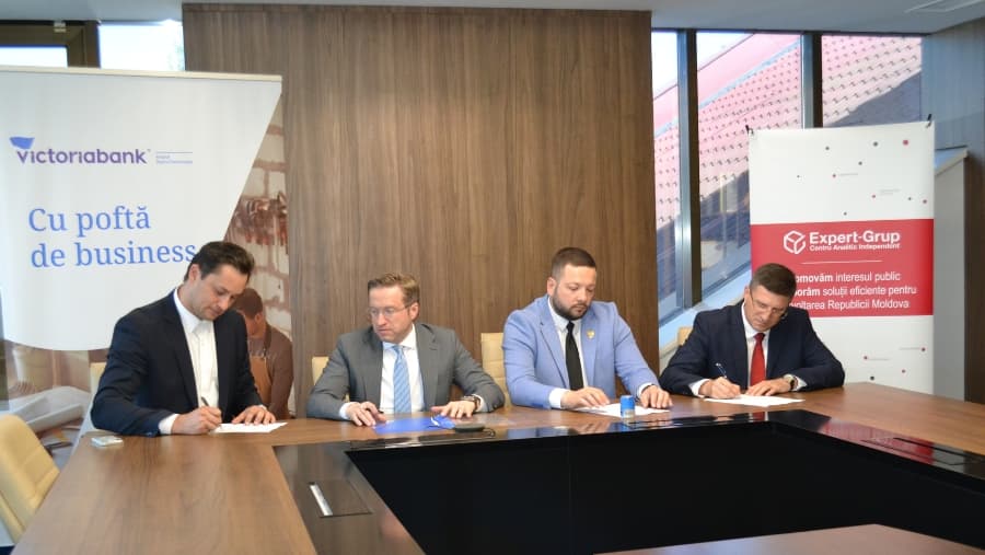 First Municipal Bonds for Sireți Town Hall: Financial Intermediary Contracted