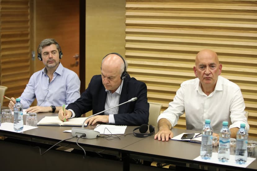 Click to enlarge image foto site comunicat 4.jpg Click to enlarge image foto site comunicat 4.jpg